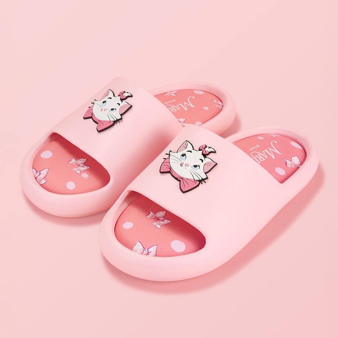 【Holiday Gift】Disney Series Indoor Slippers, Cute IP Patterns + Soft Foot Feel, Perfect for Adorable Home Scenes, Suitable for Daily At-Home Wear, Balancing Comfort Experience and Fan Preference, Holiday & Holiday Haul