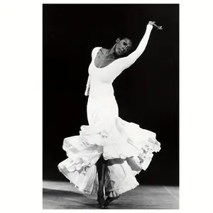[2D Flat] 1 Piece Frameless Canvas Art - "Dance Poster" Judith Jamison at Alvin Ailey's Cry 1971, Black and White Photography, Suitable for Dance Studio Decoration, Gift for Dance Enthusiasts, Retro Wall Art