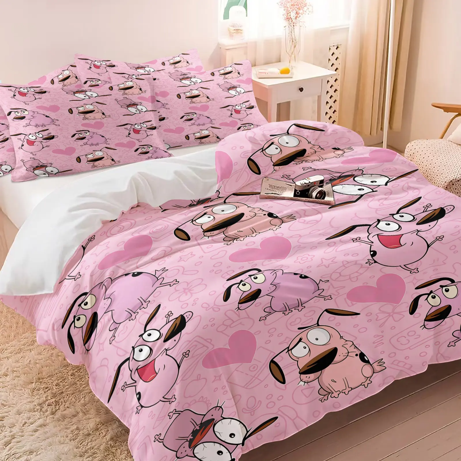 Courage the Cowardly Dog Pink Duvet Cover Set (1 Duvet + 1/2 Pillowcases, No Core), Soft All-Season Fabric, Cute Bedding, Comfy Bedding Set, Retro Cartoon Dog Heart Print Bedding for Kids & Fans Bedroom Decor