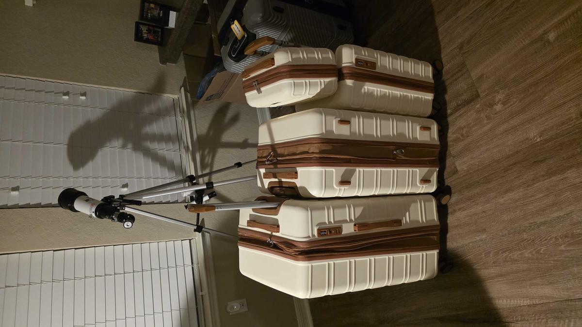 Item: 4PCS Off-White