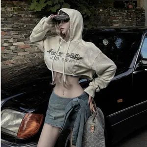 TOPAmerican style gothic letter long-sleeved hooded short sweatshirt 2025 autumn new lazy feeling loose personality top