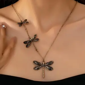 Vintage Bronze Triple Dragonfly Lariat Necklace, Antique Gold Boho Y-Necklace, Gothic Cottagecore Nature Jewelry, Dainty Insect Pendant for Women, Gift for Nature Lovers, Witchy Aesthetic Everyday Wear