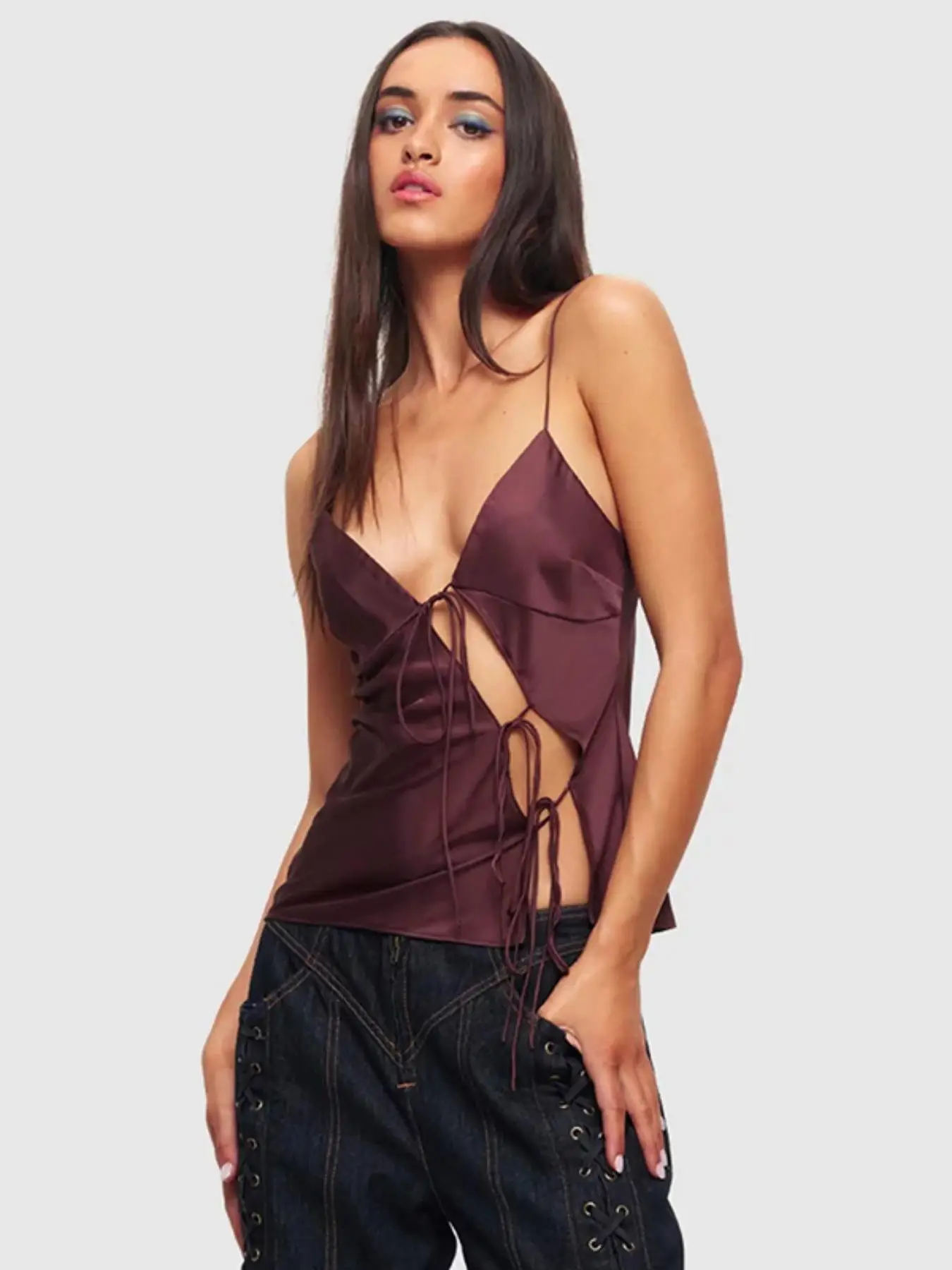 Women's Minimalist Asymmetrical Cut Out Tie Front Cami Top, Sexy 2000s Y2k Solid Sleeveless Backless Fit Spaghetti Strap Top for Summer, Fashion Comfo