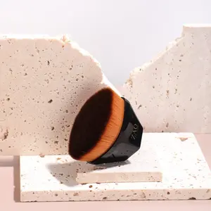 Hexagon Blending Liquid Foundation Kabuki Brush