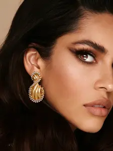 1 pair of vintage elegant tassel studded diamond earrings, suitable for daily commuting, vacation and dating, and also a surprising and exquisite small gift.