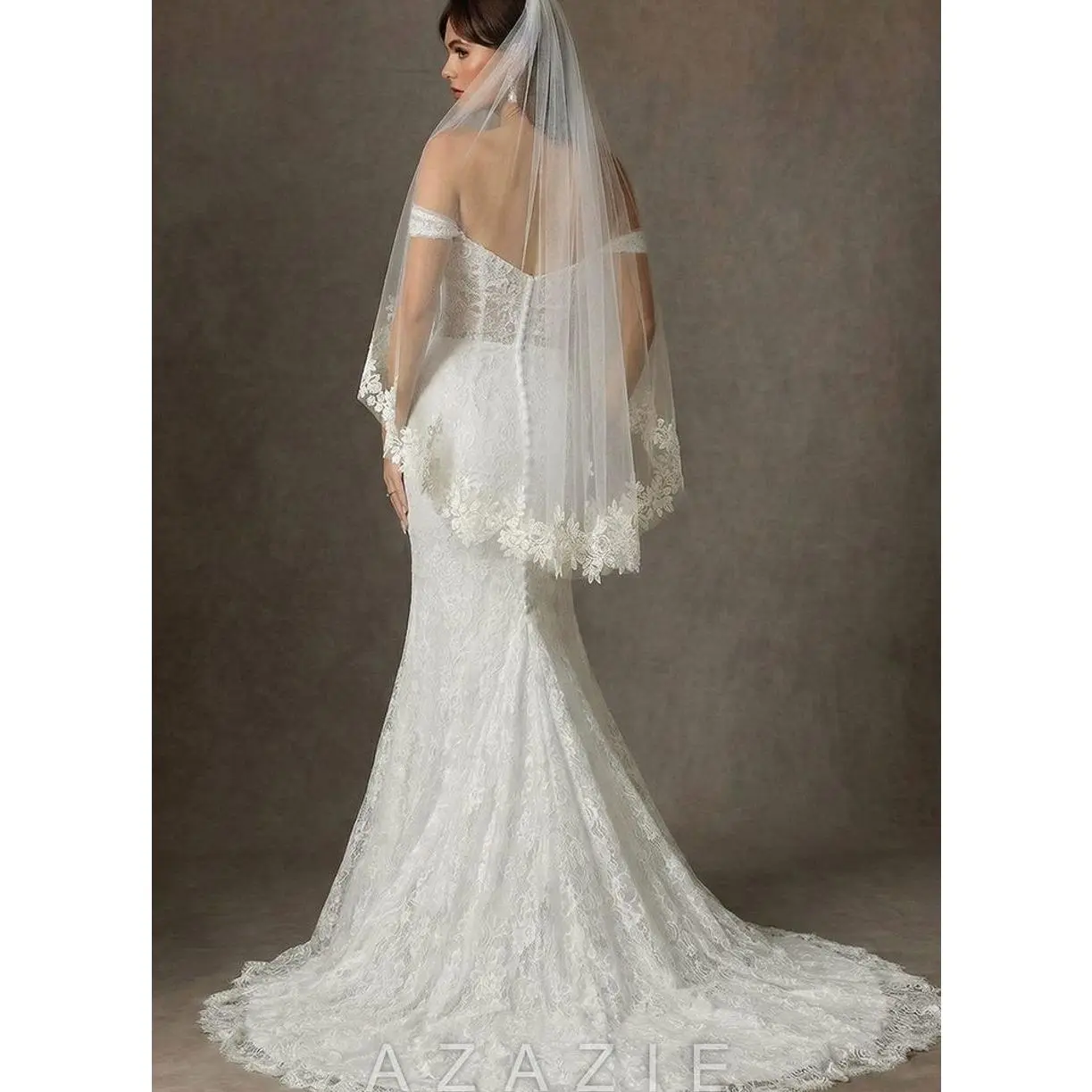 Grace Floral Lace Fingertip Veil