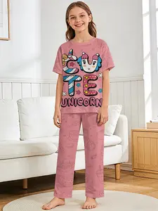 Unicorn Doodle Paradise 2-piece set, Pastel Cute Pajamas: girls' digital printed short-sleeve pajamas with long sleep pants, made of flame-retardant fabric, comfortable and soft, suitable for sleeping and home leisure, 100% polyester