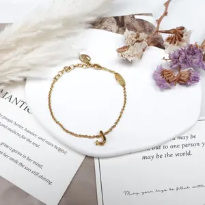 Pre-owned Louis Vuitton Gold Metal Bracelet T10245374