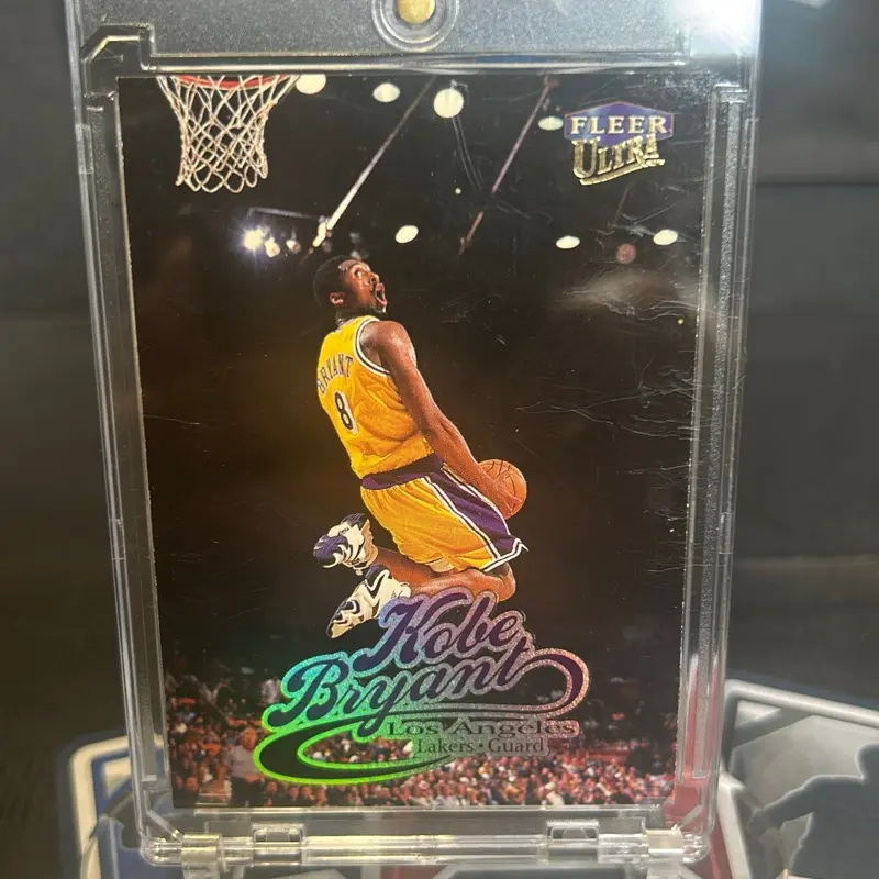 1998/99 Fleer Ultra KOBE BRYANT HOLO FOIL DUNKING 3RD YEAR HOF #61RARE
