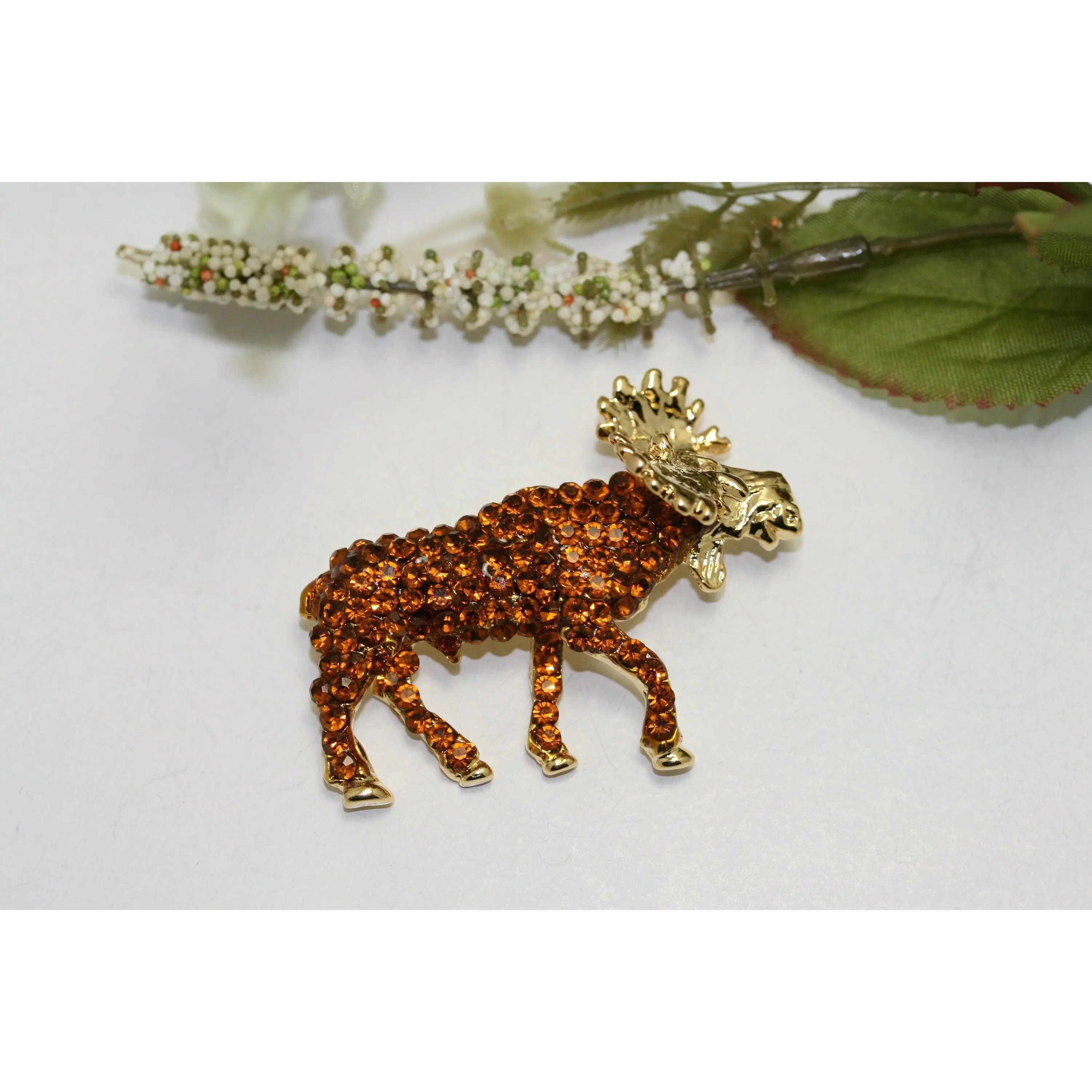 Women's Large 3D Moose Brooch Pin - Vintage-Inspired Gold Metal Coating Handmade Rhinestone Crystal Jewellery, Winter Animal Collar Clip Accessory, Figurative Collectible Craft, 2"W X 1.75"H