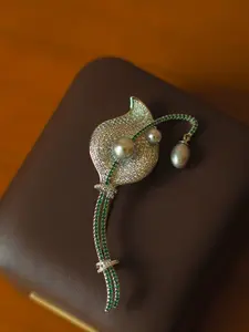 Vintage Floral Design Lightweight Luxury Brooch with Natural Pearls, Perfect Gift for Christmas and Valentine's Day, Elegant Antique Style, Flower Brooch Pin