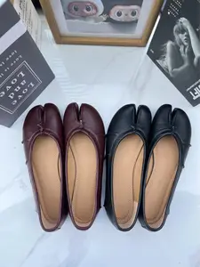 Women's Premium Pleated Tabi Split-Toe Buckleless Loafers - 2026 New Spring Chic Sleek Slip-On Shallow Mouth Flat Footwear with Soft Ballet Flat Sole, for Girl Walking, Women's Clothes Compatible