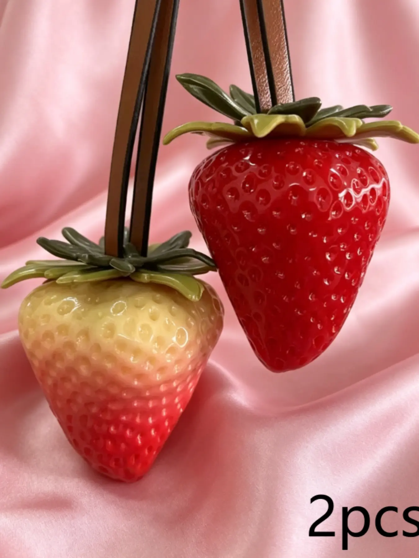 Aesthetic Simulated Strawberry Bag Pendant, Sweet Girly Hanging Charm, Daily Outfit Decor Accessory