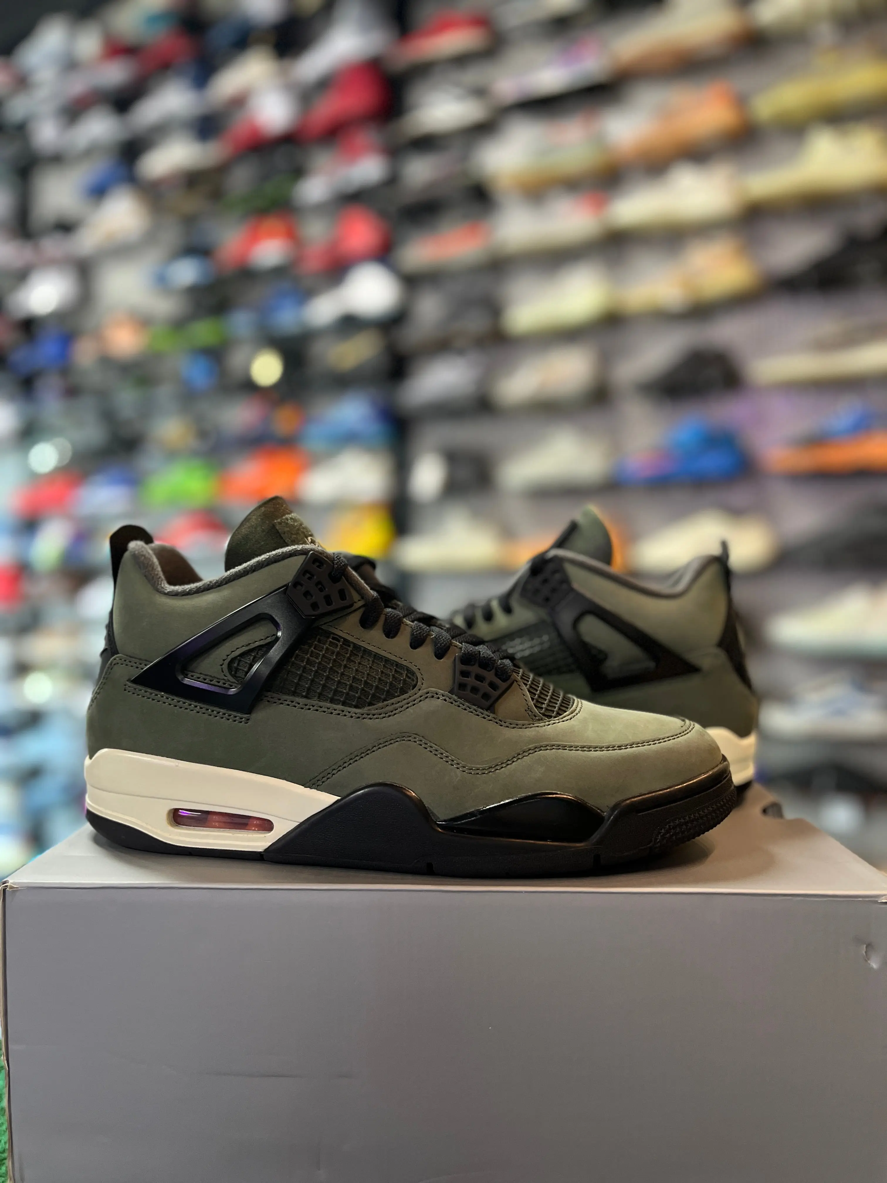 Jordan 4 Retro OG SP Undefeated (2025) (RZC) Preowned 11m/12.5w