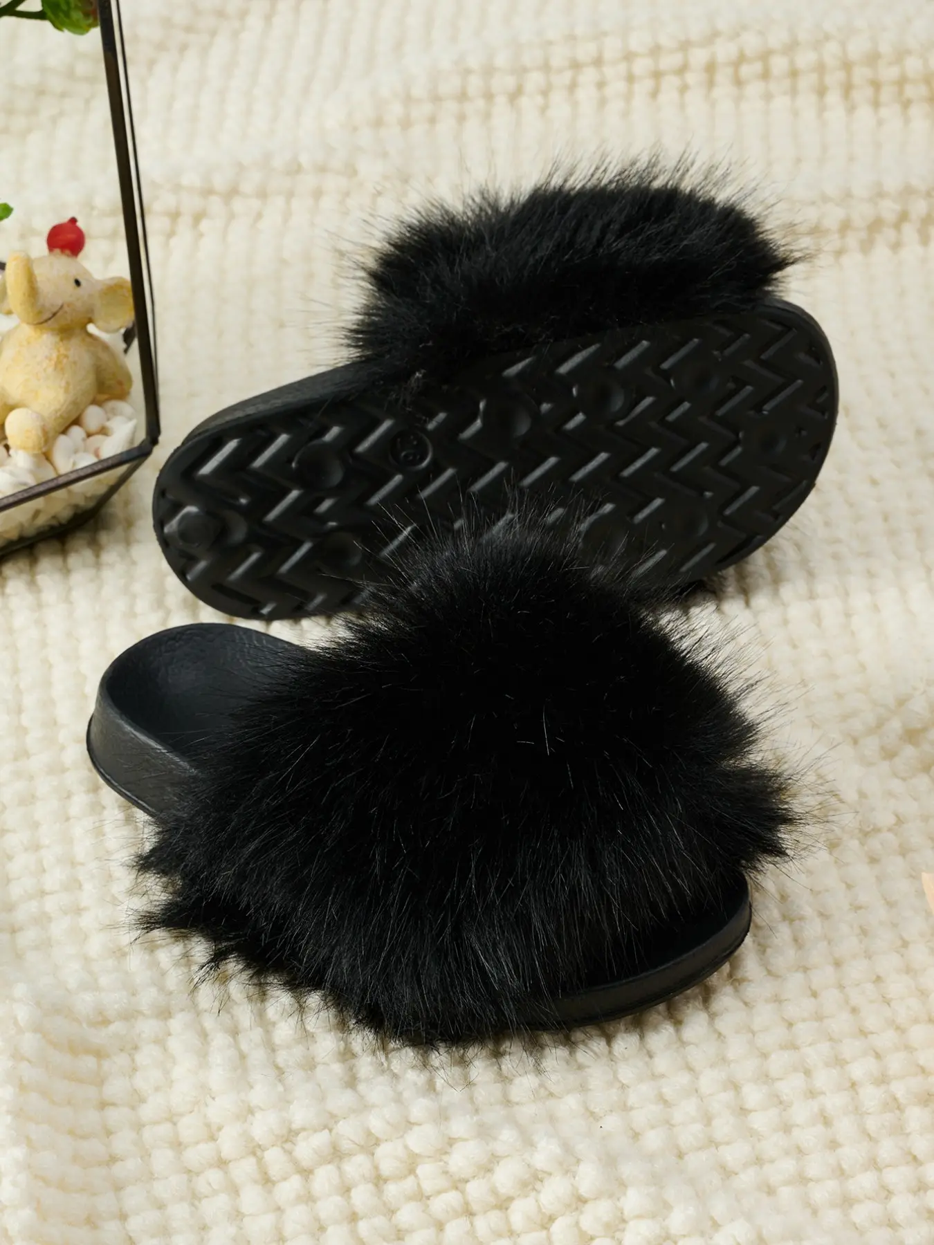 Girls' Comfortable Fashion Casual Lightweight Fuzzy Slippers, Indoor/outdoor Use, Soft and Cozy, Spring & Fall Wear