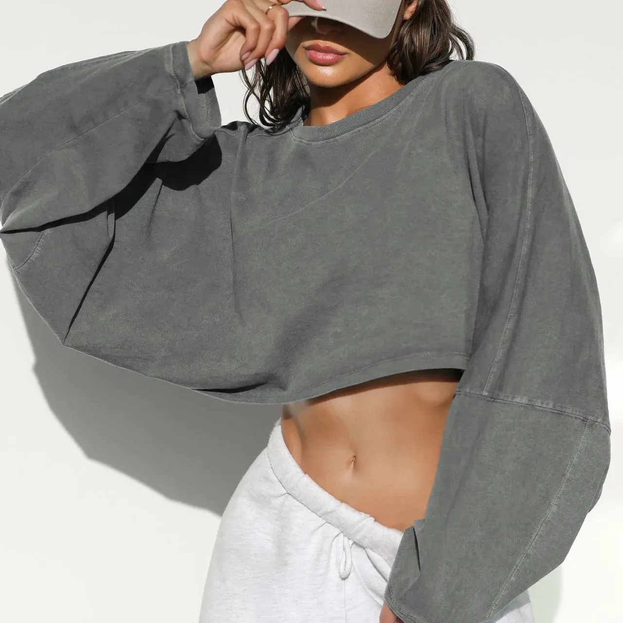 Women's Cropped Crew Neck Sweatshirt, Long Sleeve Knit Athletic Layering Tee, Casual Short Pullover Top for Daily Wear