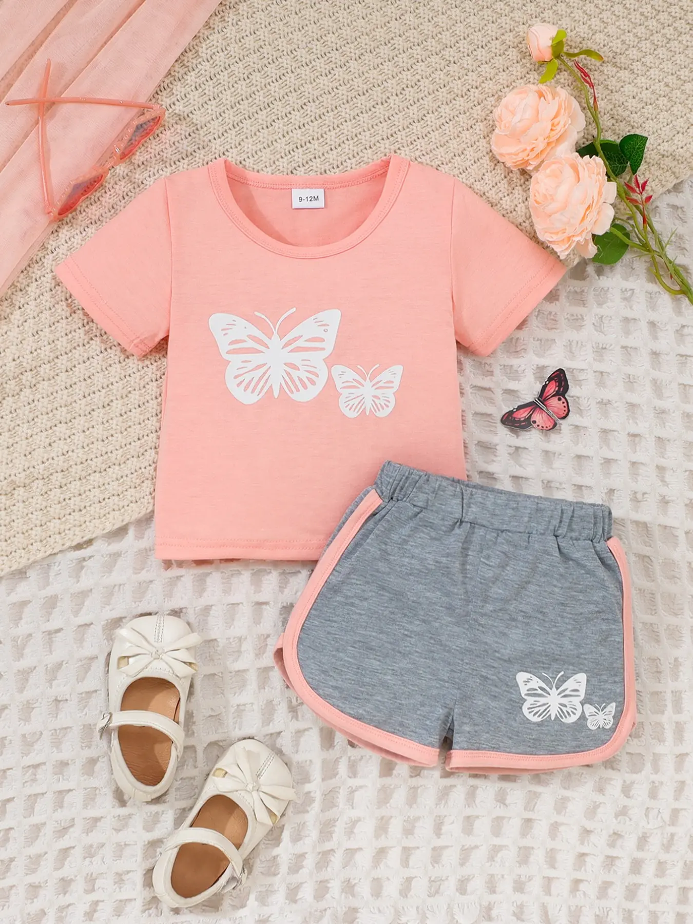 Girls' Butterfly Print Short Sleeve Top Shorts Set Outfit, Soft Breathable Fabric, Cute Elastic Waist, Suitable for Age Range 9 Months-4 Years, Versatile Use Summer Gift Set, Baby Clothing