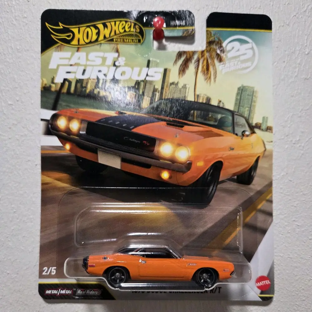 Hot Wheels Premium 1970 Dodge Challenger R/T