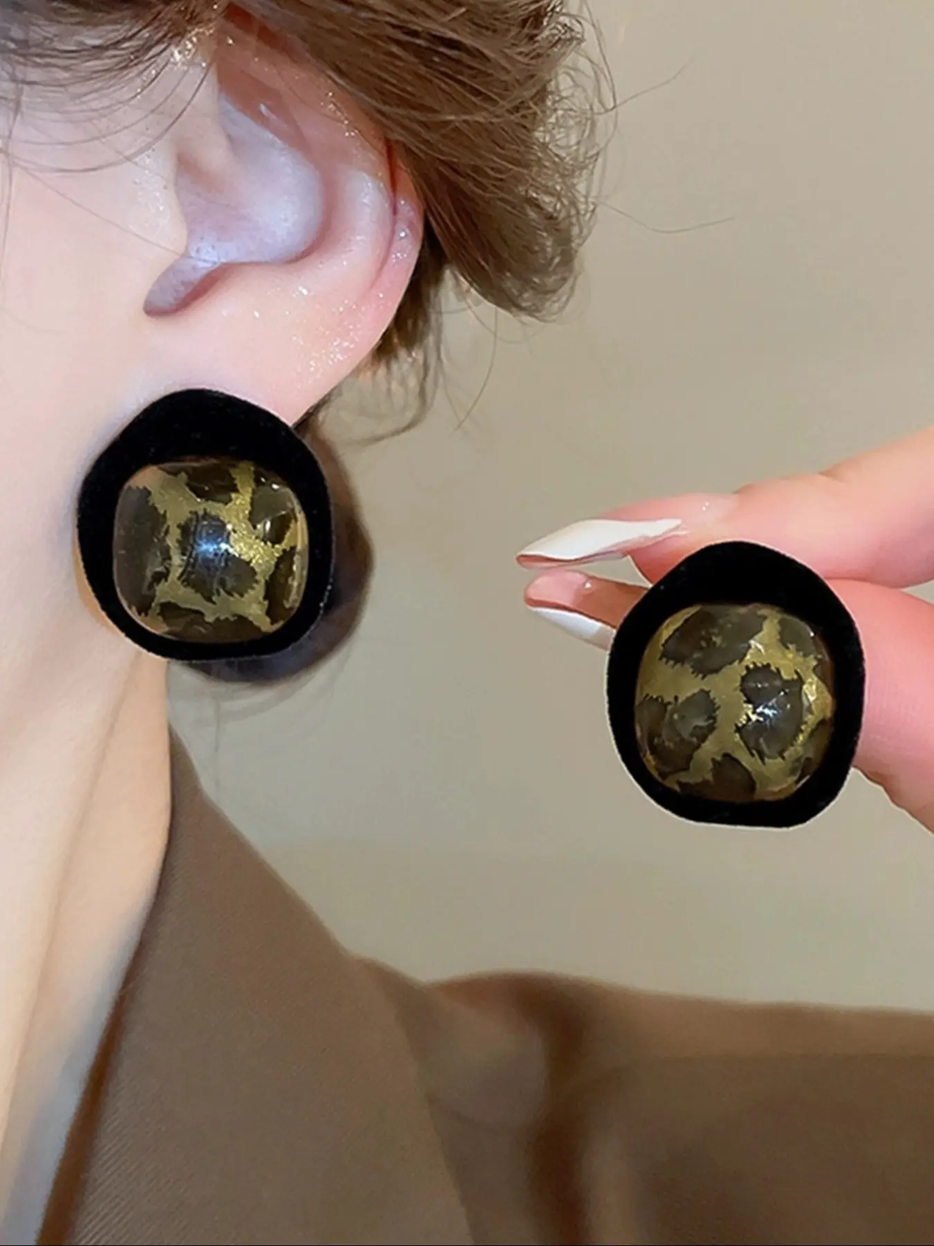 Vintage Fashion Geometric Leopard Print Resin Earrings, Unique Plush Craft Design, Perfect for Party and Gathering, Women's Ear Studs