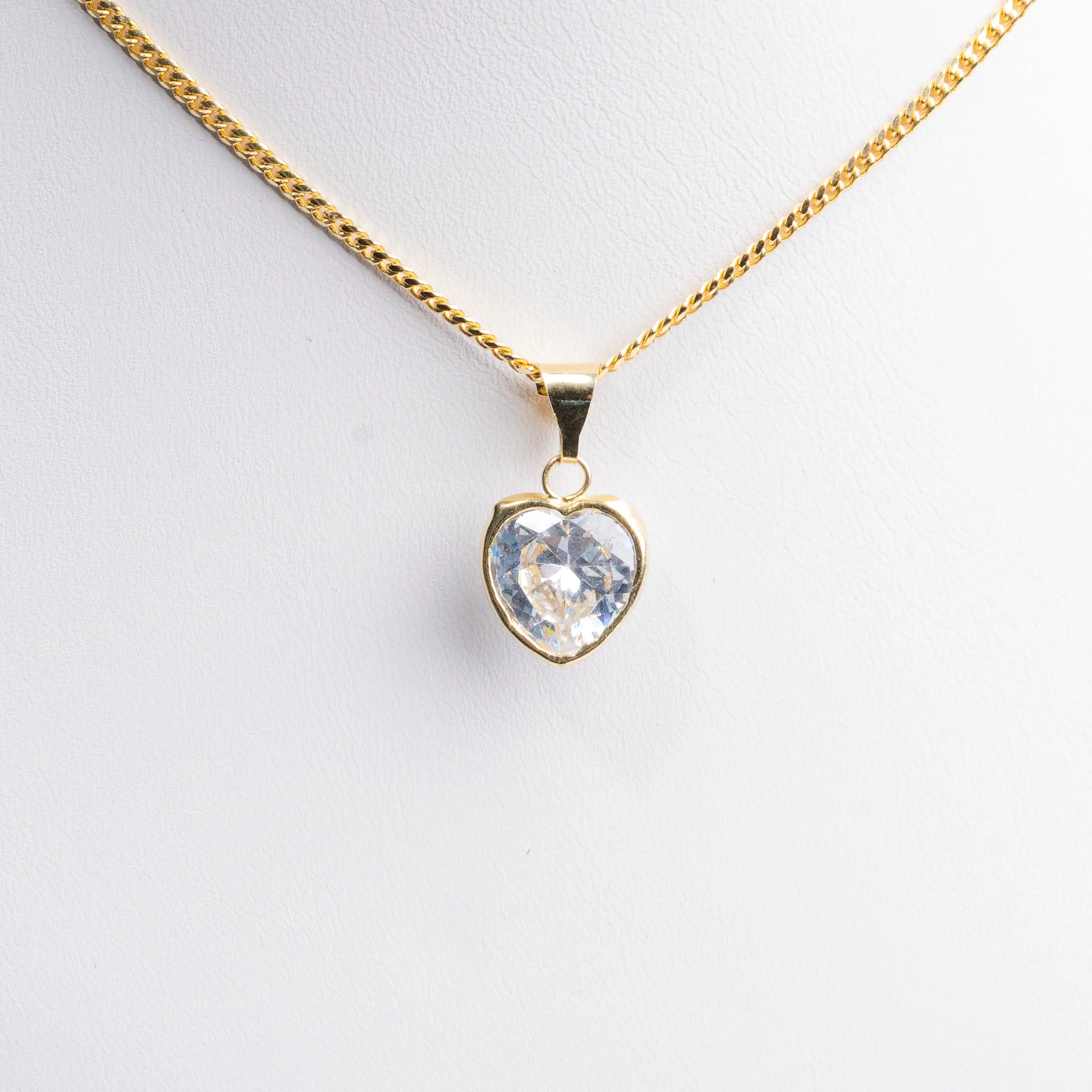 10K GOLD HEART SHAPED ZIRCONIA PENDANT