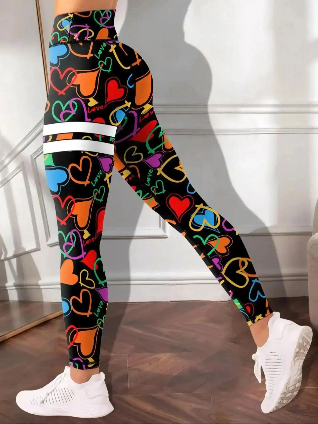 Women's All Over Heart Print High Waist Scrunch Stretchy Workout Leggings, Activewear Bottoms, Casual Comfy Breathable Skinny Pants for Yoga Gym Workout Running, Ladies Athleisure Style Bottoms for All Casual trendy look