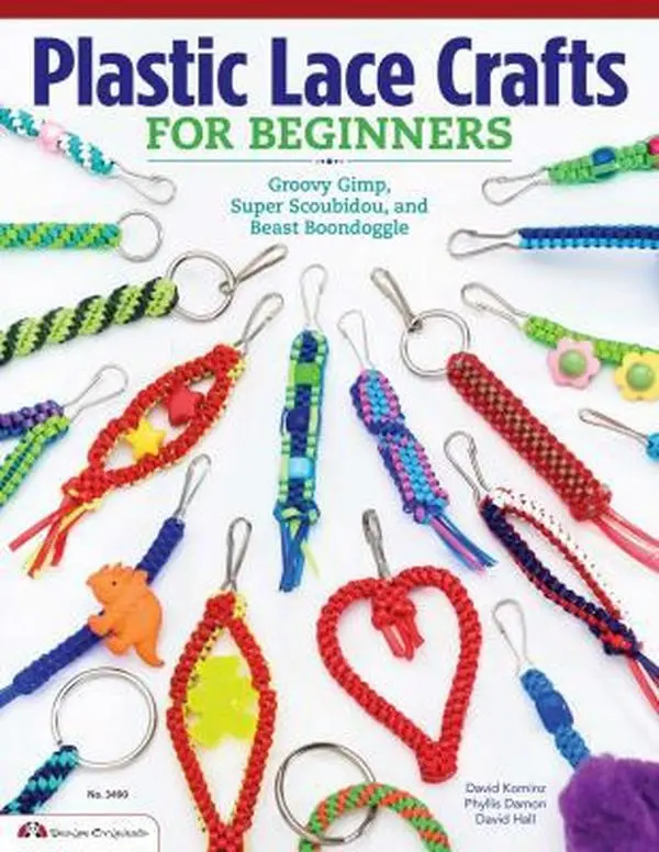 USED Book - Plastic Lace Crafts for Beginners: Groovy Gimp, Super Scoubidou, and Beast Boondoggle by Damon-Kominz, Phyliss (Paperback) - english