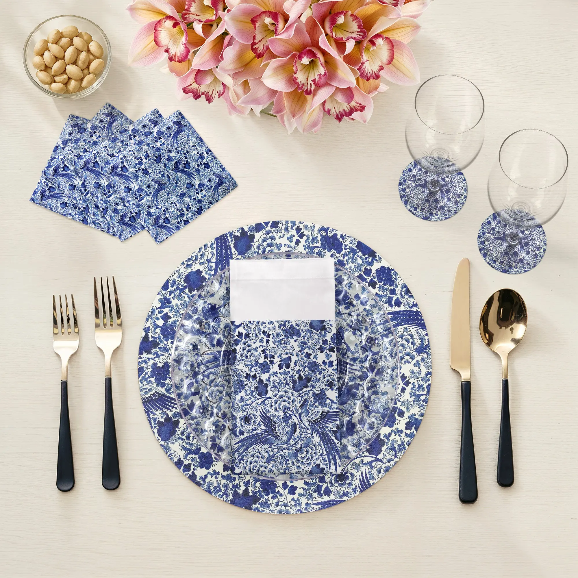 Royal Delft Inspiration White Vegan Leather Round Pebble Placemat