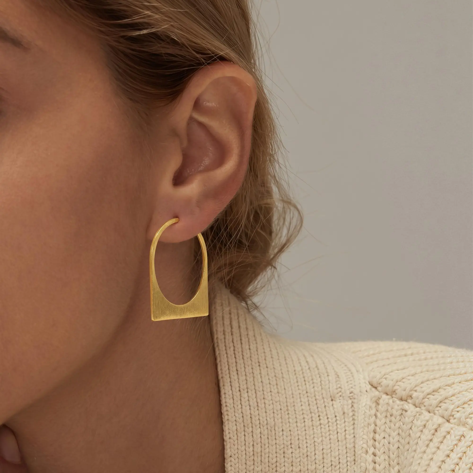 Dearmay Gold Earrings for Women 14K Gold Plated Minimalist Gold Geometric Hoop Earrings Waterproof Hypoallergenic Gift for Girls
