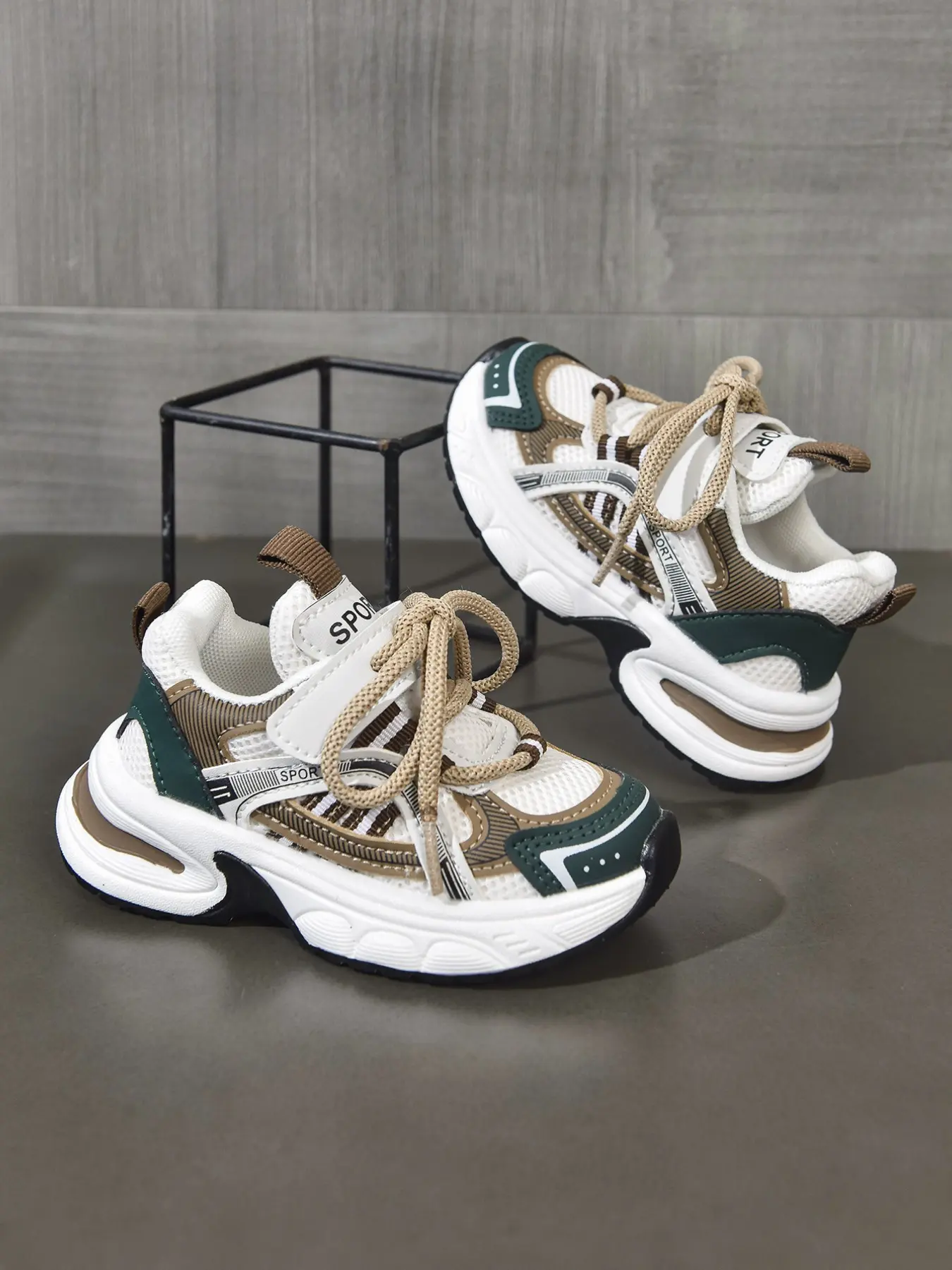 Breathable Mesh Dad Shoes for Kids, Olive, Casual Low Top, Casual Vintage Style, Daily Wear, Streetwear, Versatile Design, All Match Trainers