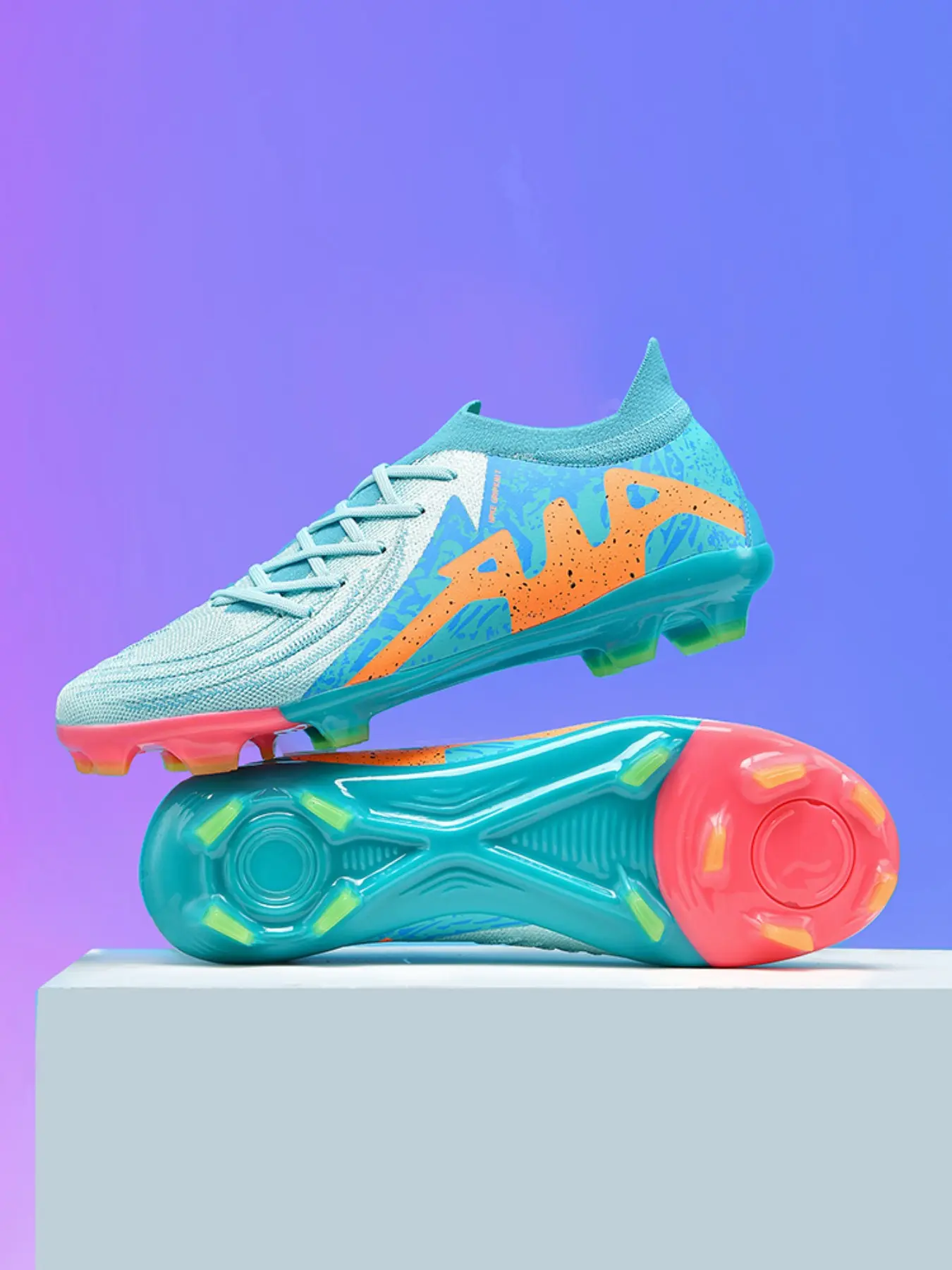 Unisex Long Spike Soccer Shoes, Lightweight Flexible Sports Shoes, Anti-Slip Low Top, Suitable for Artificial Grass, Natural Grass Training and Matches