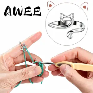 2Pcs Kitten Knitting Ring for Mom Cute Cat Crochet Hook Finger Ring Adjustable Handmade Jewelry Mother's Day Gift