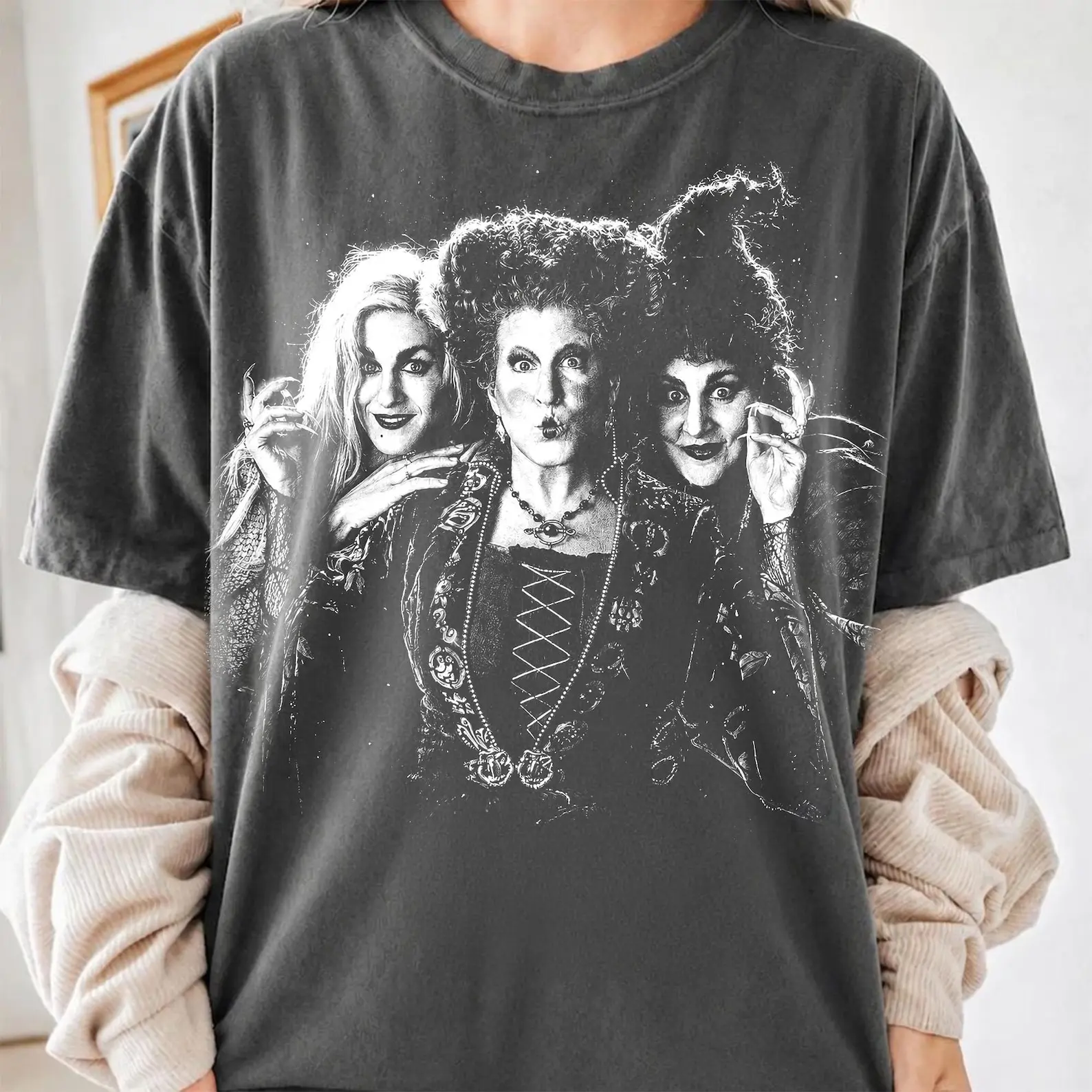 Comfort Colors Hocus Pocus Shirt, Vintage Halftone Halloween Characters, Halloween 2026 Shirt, Horror Movie Shirt, Scary Movie