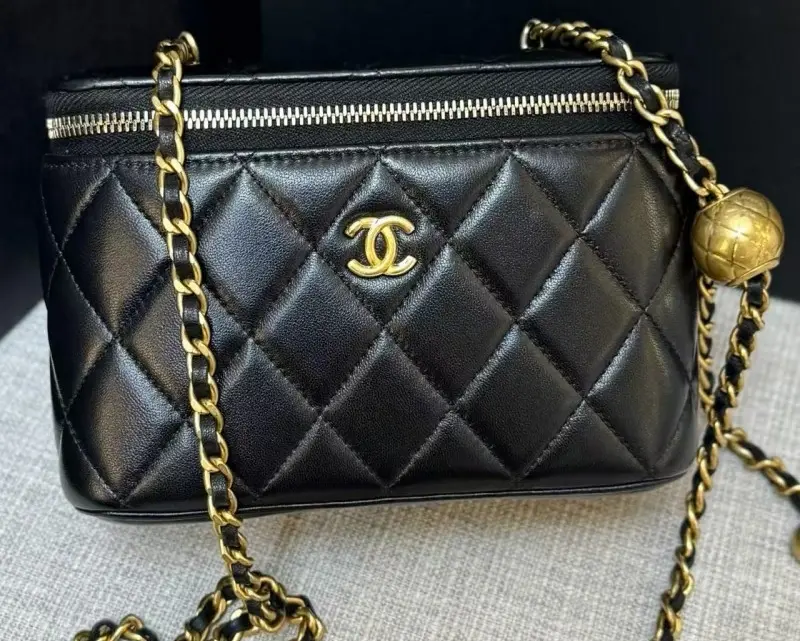 ‮ LENAHC  ‬Elegant Quilted Mini Shoulder Bag with Adjustable Charm Chain