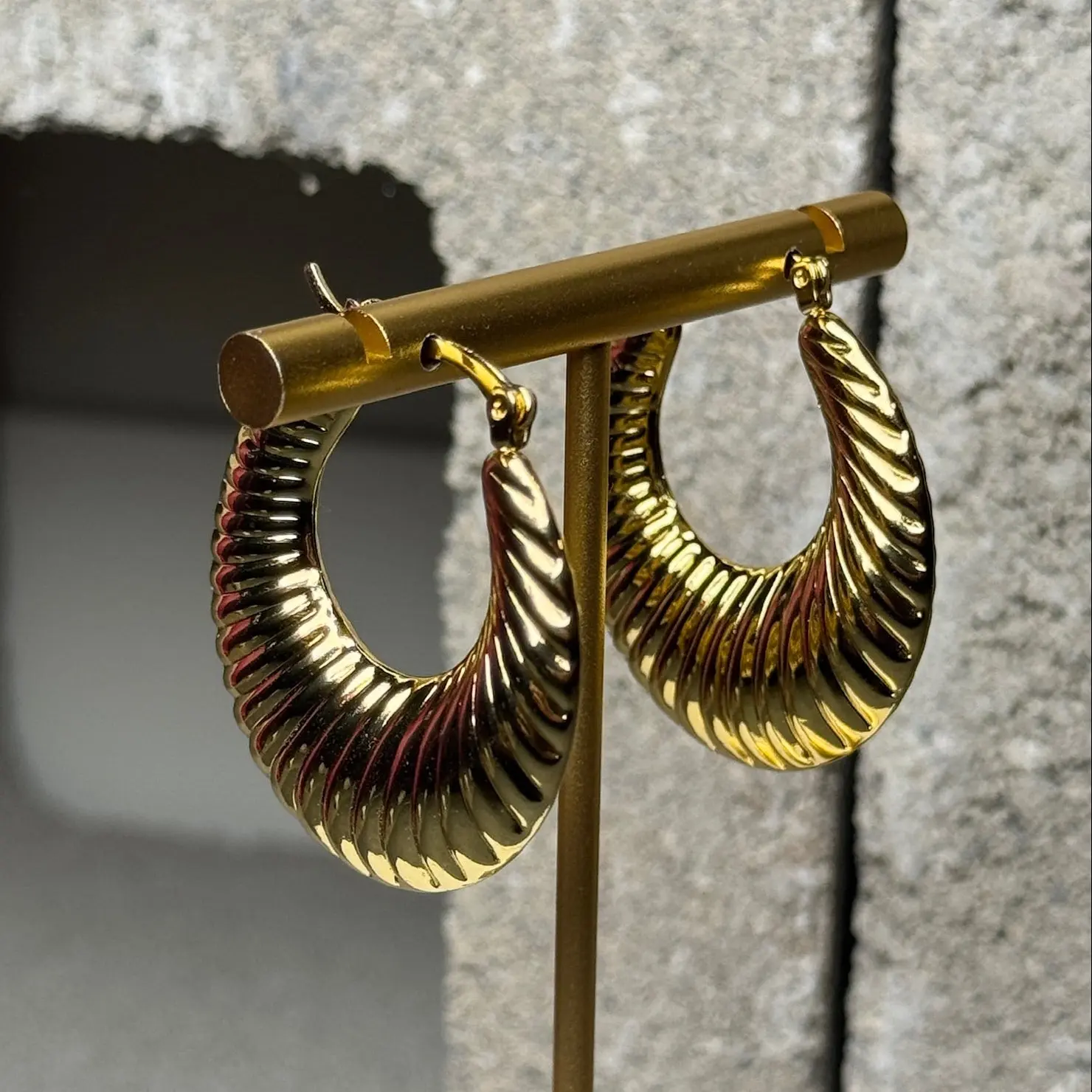 DND Ribbed Hoop Earrings
