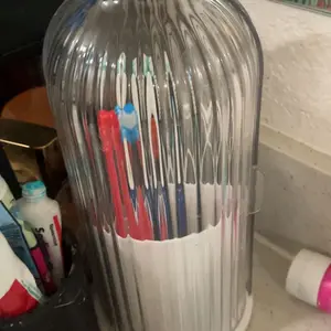 Dustproof 360 Rotating Toothbrush Holder with Cover – 3-Slot Bathroom Organizer for Electric Toothbrush, Toothpaste & Makeup Brushes | Space-Saving Bathroom Vanity Countertop Vanity Storage | Home Must-Haves