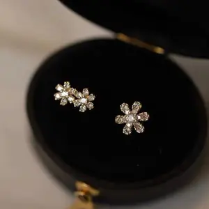 s925 sterling silver  Asymmetric Flowers EarringsMinimalist Simple Unique Earrings for galentine‘s party valentine’s day gift，fashion zirconia earrings，anniversary holiday jewelry，gift for women