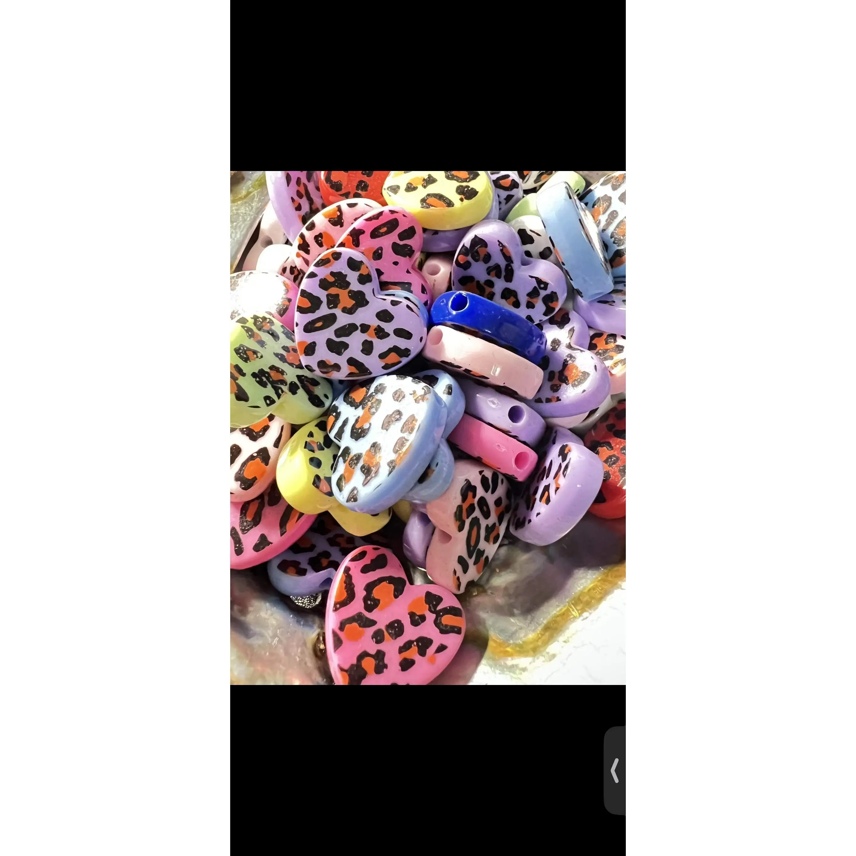 SB2-7 (10PCS) 20mm 3D Acrylic Leopard Heart Shaped Mixed Color Acrylic Beads For DIY