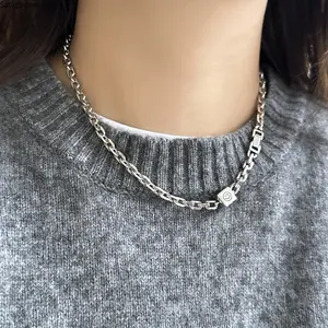 Hot-selling accessories Internet celebrity style square smiley face retro necklace female versatile live broadcast popular accessories autumn and winter sweater chain