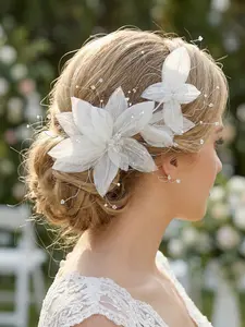 Elegant Floral Hair Accessory, Perfect for Weddings & Special Occasions, Stylish Boho Design, Enhances Any