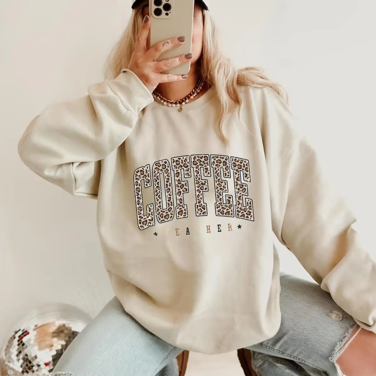 Holafish Women's Retro Christmas Print Oversized Long-Sleeve Soft Cotton Fleece Pullover Sweatshirt - Everyday & Holiday Wear Top