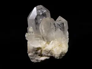 Quartz Crystal Clusters Weighing Under 1 Pound
