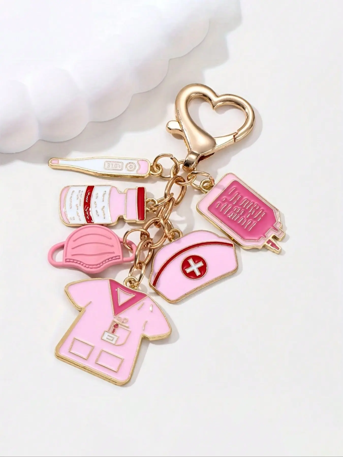 Alloy nurse-themed pendant, pink keychain, Heart design keychain, clasp-decorated women's pendant, perfect choice for International Nurses Day gift, classic gift, suitable for bags, keys, thank you to nurses