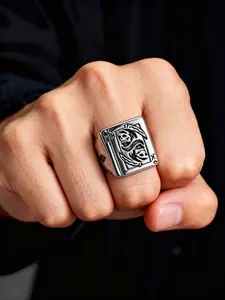 1pc Fashion Cool Stainless Steel Sickle Death Ring Poker K Men's Ring, Suitable for Party Styling