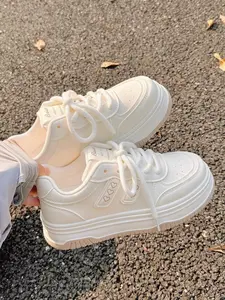 Women's new casual lace-up sneakers, Sports shoes, autumn and winter outdoor walking shoes, simple versatile trendy thick-soled height-increasing comfortable casual shoes, suitable for daily leisure and commuting outfits