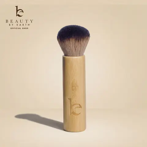 Beauty by Earth Self Tanner Kabuki Facial Brush - Soft Tanning Bamboo Handle Brush for Flawless Even Tanner Blend Streake-Free Blending