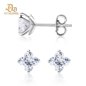 Delzzad Twinkling Four-Leaf Clover Prong Stud Earrings Lab-Created Moissanite Stud Earring S925 Sterling Silver Moissanite Jewelry Perfect Birthday Christmas Gift for Men Women Wedding Set Studearrings