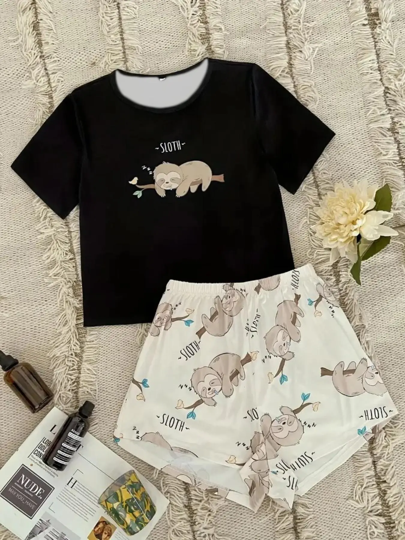 Women's Sloth Print Tee & Shorts Pyjama, Casual Comfy Round Neck Short Sleeve T-shirt & Shorts PJ Set, Ladies Sleepwear for Summer, Loungewear, Sloth Print Pajamas, Nightwear Lounge Set, Printed Pajama Set
