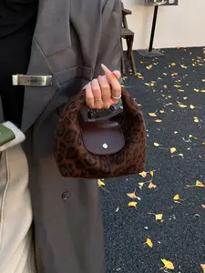 New Suede Handbag Small Square Bag for Women, Casual Shoulder Bag, Fashion Commuter Crossbody Bag, Stylish Daily Use, Casual Commuting Handbag