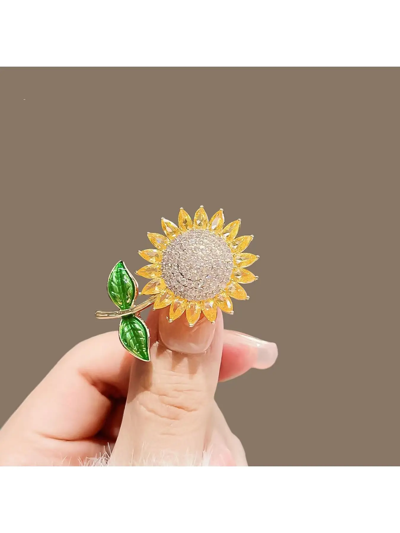 New sunflower flower corsage brooch, high-end personalized anti-exposure clothing pins, accessories, women's brooches