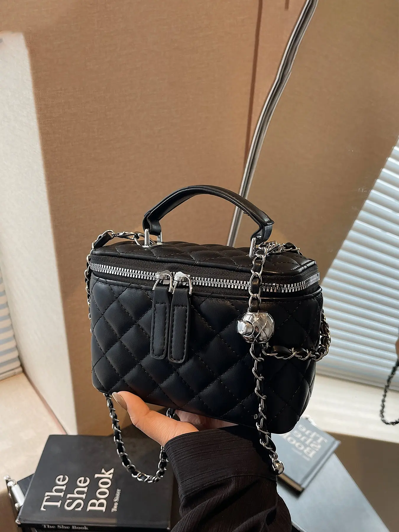 Women's Quilted Chain Crossbody Shoulder Handbag, Casual Fashion Versatile Bag for Daily Commuting and Work, Daily Commuter Bag